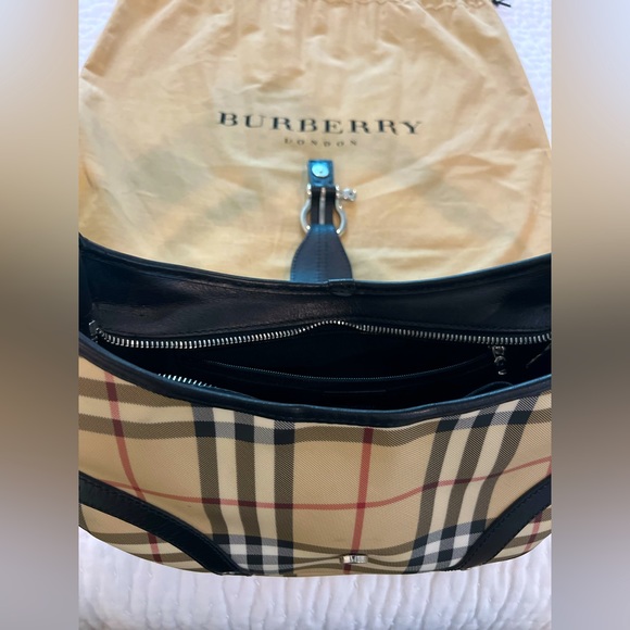 Burberry Nova check shoulder bag. - Picture 3 of 4